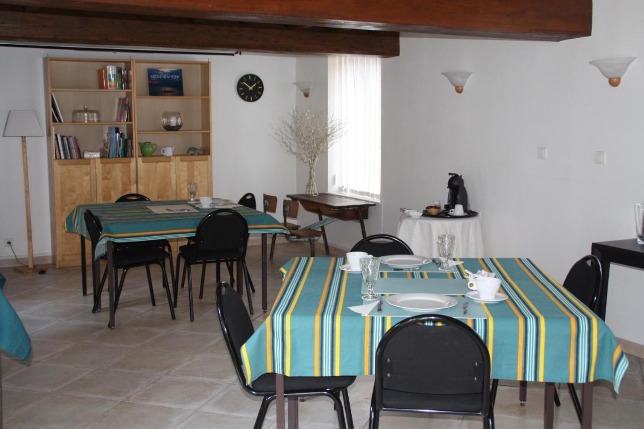 La Ferme De La Place Bouvines Екстер'єр фото