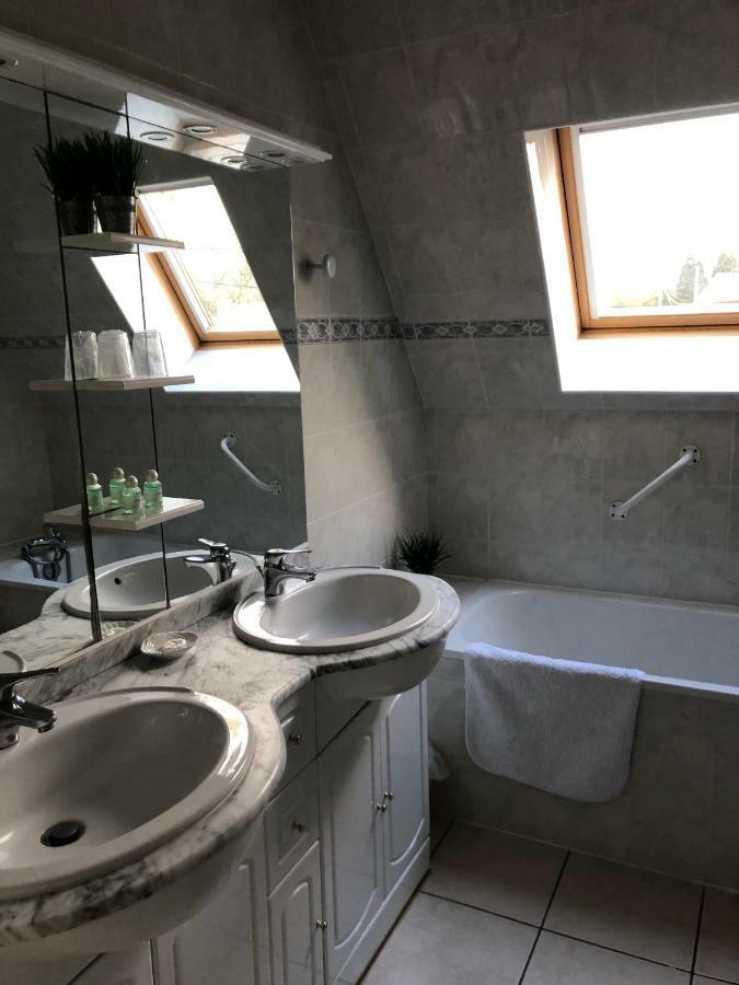 La Ferme De La Place Bouvines Екстер'єр фото